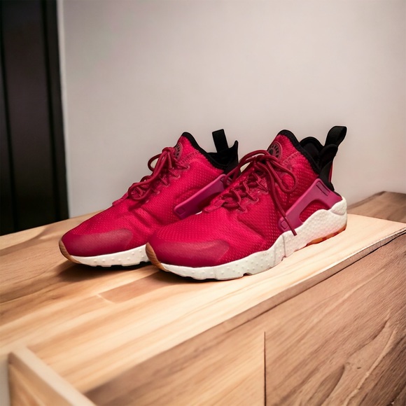 FINAL NIKE AIR HUARACHE RUN ULTA W/ WRISTBAND FINAL - Picture 3 of 9